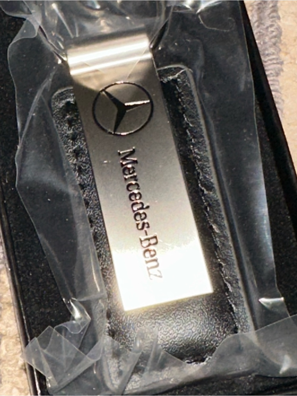 NEW Mercedes Benz leather car keychain w BOX